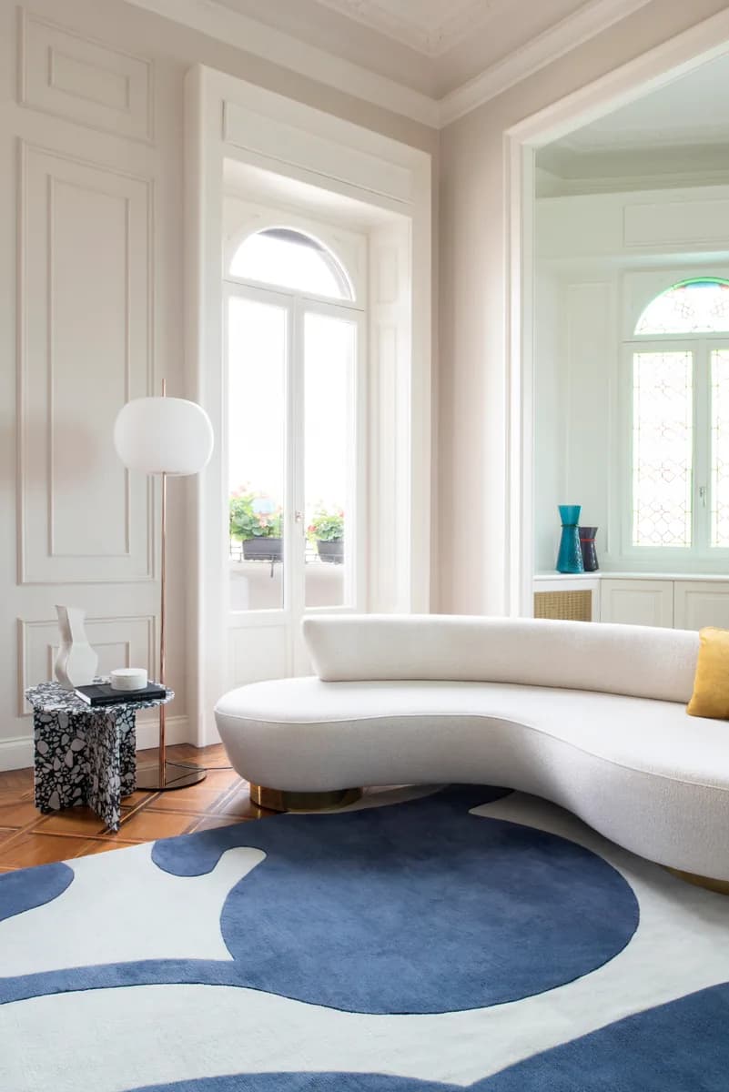 Encounter Blue modern rug di Natalia Enze, un’altra vista