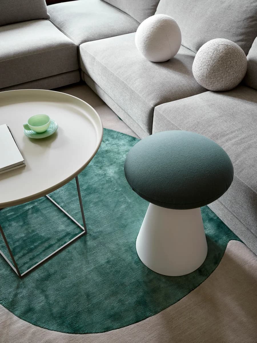 Encounter Green modern rug di Natalia Enze, un’altra vista
