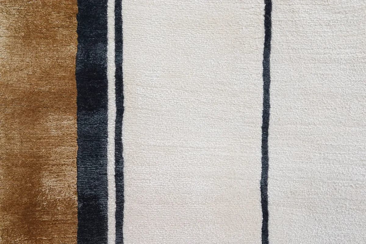 Inner Bordo Modern Rug di Natalia Enze, un’altra vista