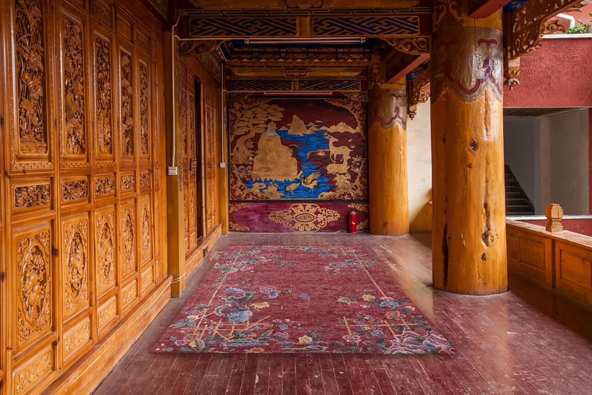 Silen Garden Red Oriental Rug di Natalia Enze, un’altra vista